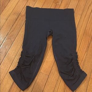 Lululemon Capri Leggings Womens size 4